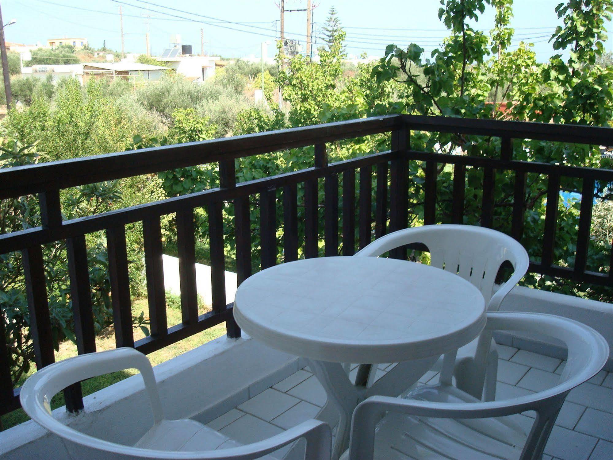 Sirocco Apartments Херсониссос Экстерьер фото